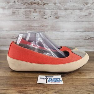Fitflop Red and Beige Flats